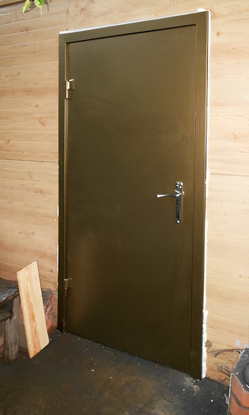 Порошковая дверь терморазрыв для дачного дома Порошковая дверь терморазрыв для дачного дома