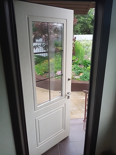 МДФ дверь с остеклением МДФ дверь с остеклением