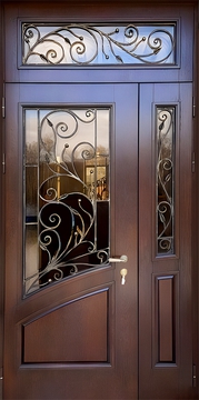 Парадная дверь с фрамугой, решетками и стеклом Парадная дверь с фрамугой, решетками и стеклом